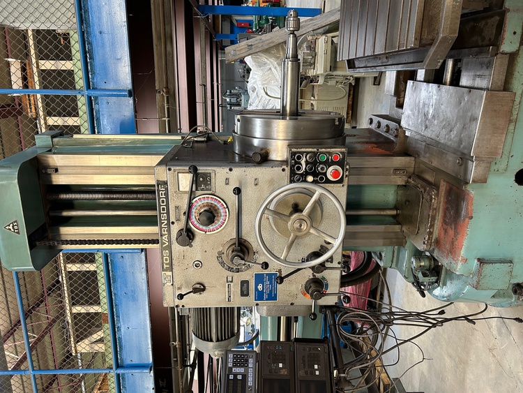 4" Tos #W100A, table type horizontal boring mill, 49" x49" built-in rotary table, built-in outrigger rails - Image 4
