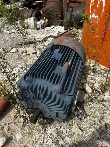300 HP 1785 RPM Marathon, Frame 449TS, TEFC, 339 A, 460 Volts - Image 2