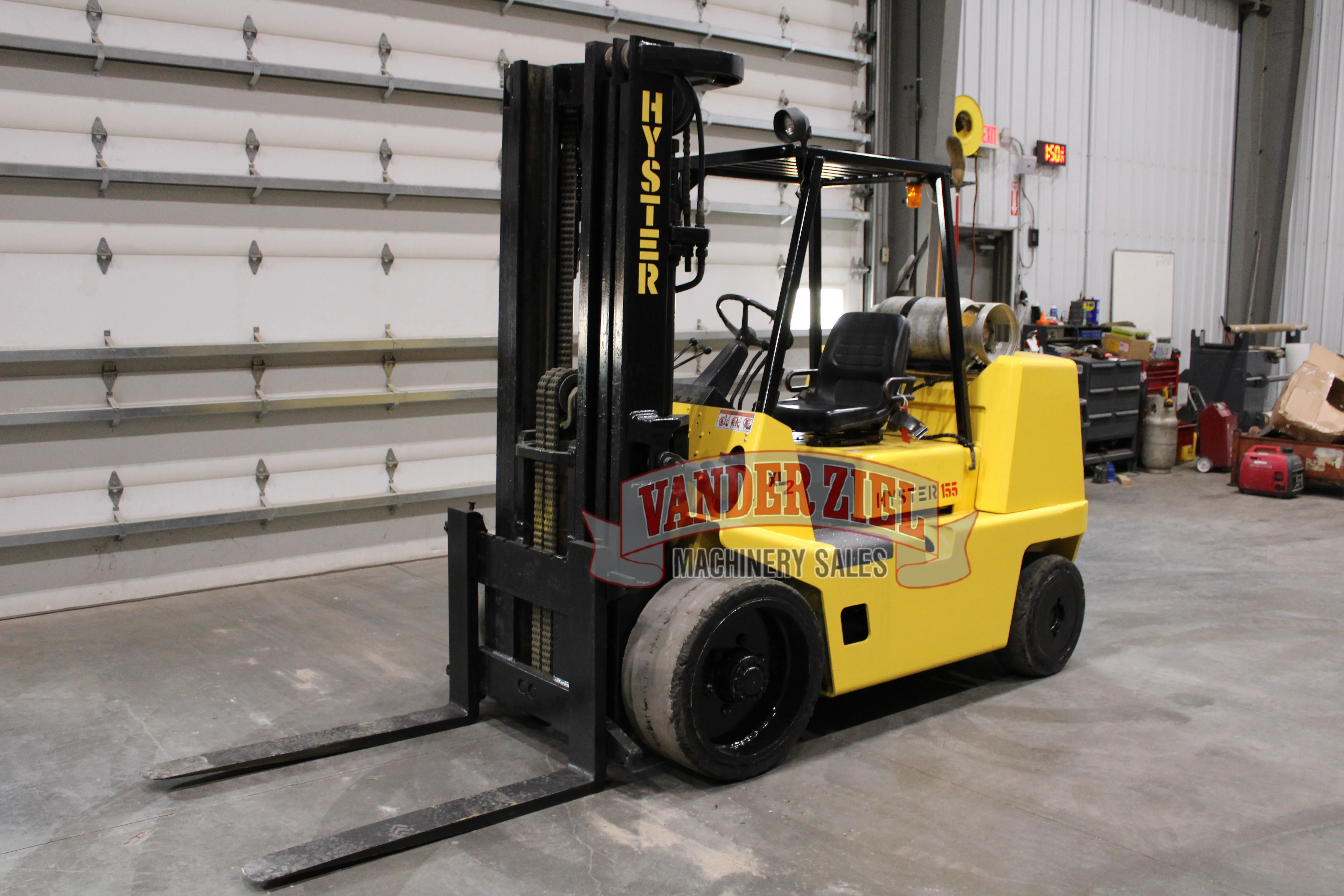 14700 lb. Hyster #S155XL, LPG forklift, 181" load height, 98" mast height, hard tire - Image 7