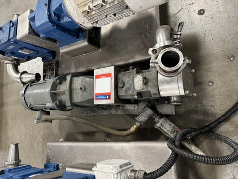Fristam #FL2751, positive displacement pump, 2" dia. inlet/outlet, 5 HP motor, mounted on Stainless Steel - Image 2