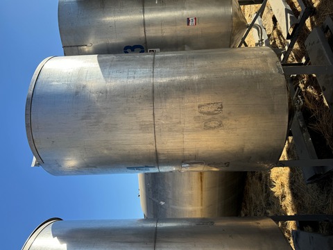 750 gallon 316 Stainless Steel tank, single wall design, 4' dia. x 8' straight side, cone bottom - Image 4