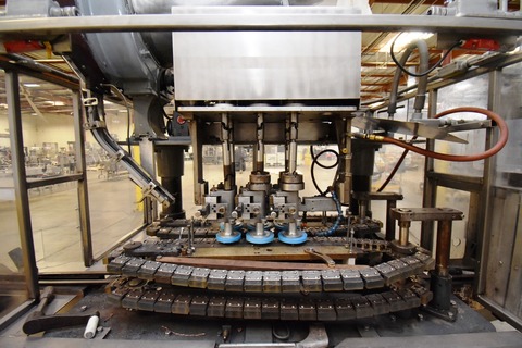 Resina, inline 3-spindle screw capper with capacity feeder - Image 3