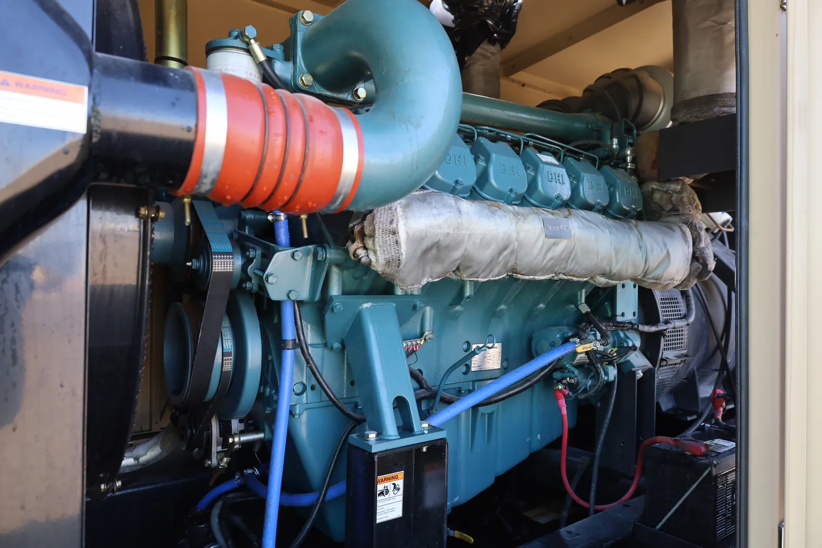 600 KW Generac #SD0600, diesel generator, enclosed, 277/480 Volts, 275 hours, 2008, #091566 - Image 4