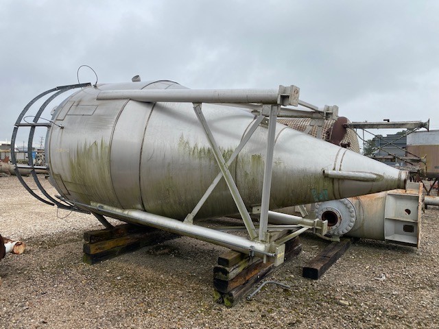 1786 gallon, 304L Stainless Steel silo, 96" x 4'-06" straight side, w/11'-04" cone, Stainless Steel legs - Image 2