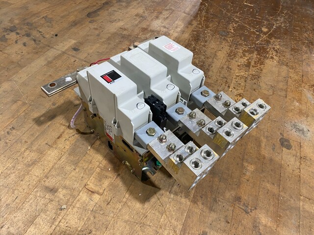 540 Amp. Cutler Hammer, C10JN3, Contactor NEMA Size 6, 3P 600V Coil 110/120V. - Image 2