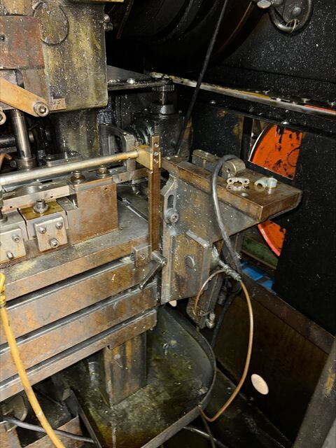 U.S. Baird #325, transfer press, 2.5" stroke, 9 op die set, 2 row oscillating stagger feed, Minster air - Image 7