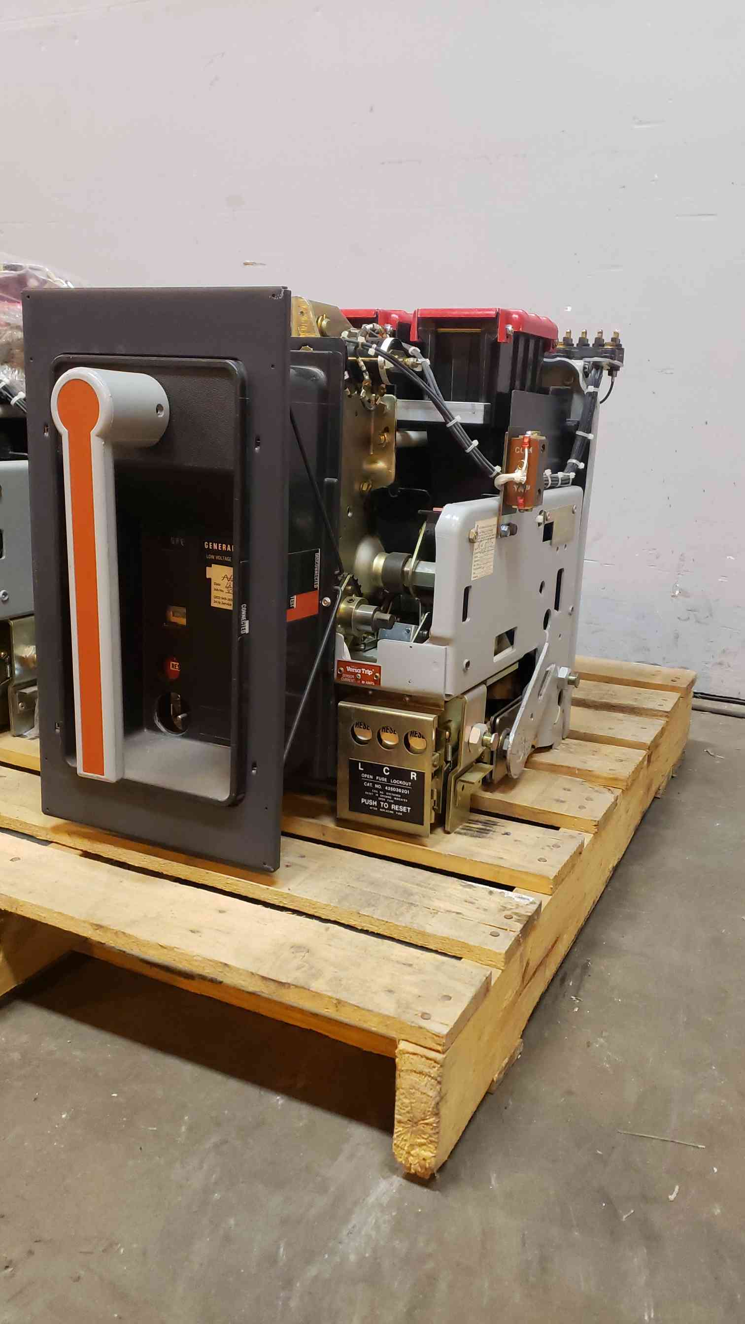 2000 Amps, General Electric #AKRT8D50H1, low voltage power circuit brea, 2000 amp trip A220LSIGPMR MicroVersa - Image 3