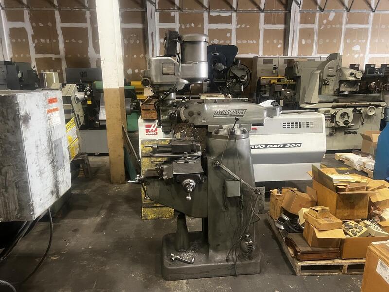 Bridgeport, vertical milling machine, 9" x36" table, power feed on table, 2 HP, vise - Image 3