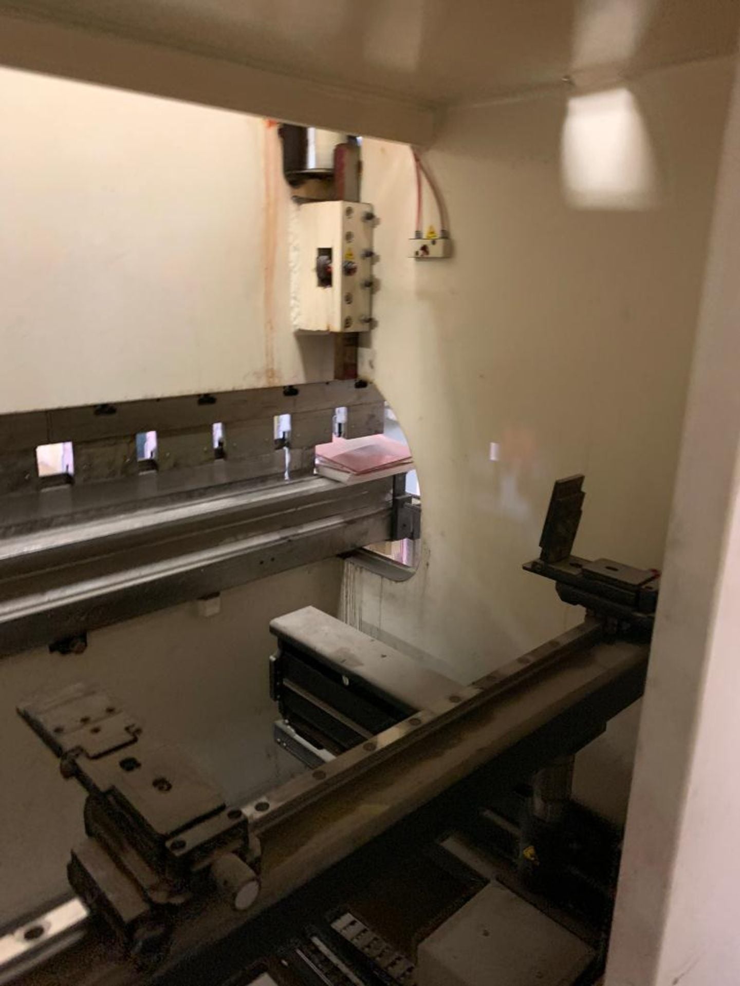 240 Ton, Fab-Line/Baykal #APHS41240, hydraulic, 10.2" stroke, 29.5 HP, pendant mounted CNC Control, 2 Axis - Image 5