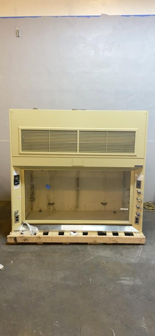 DuraLab, Fume Hood w/Benches, 6' width, 18" sash height, 92 FPM - Image 1