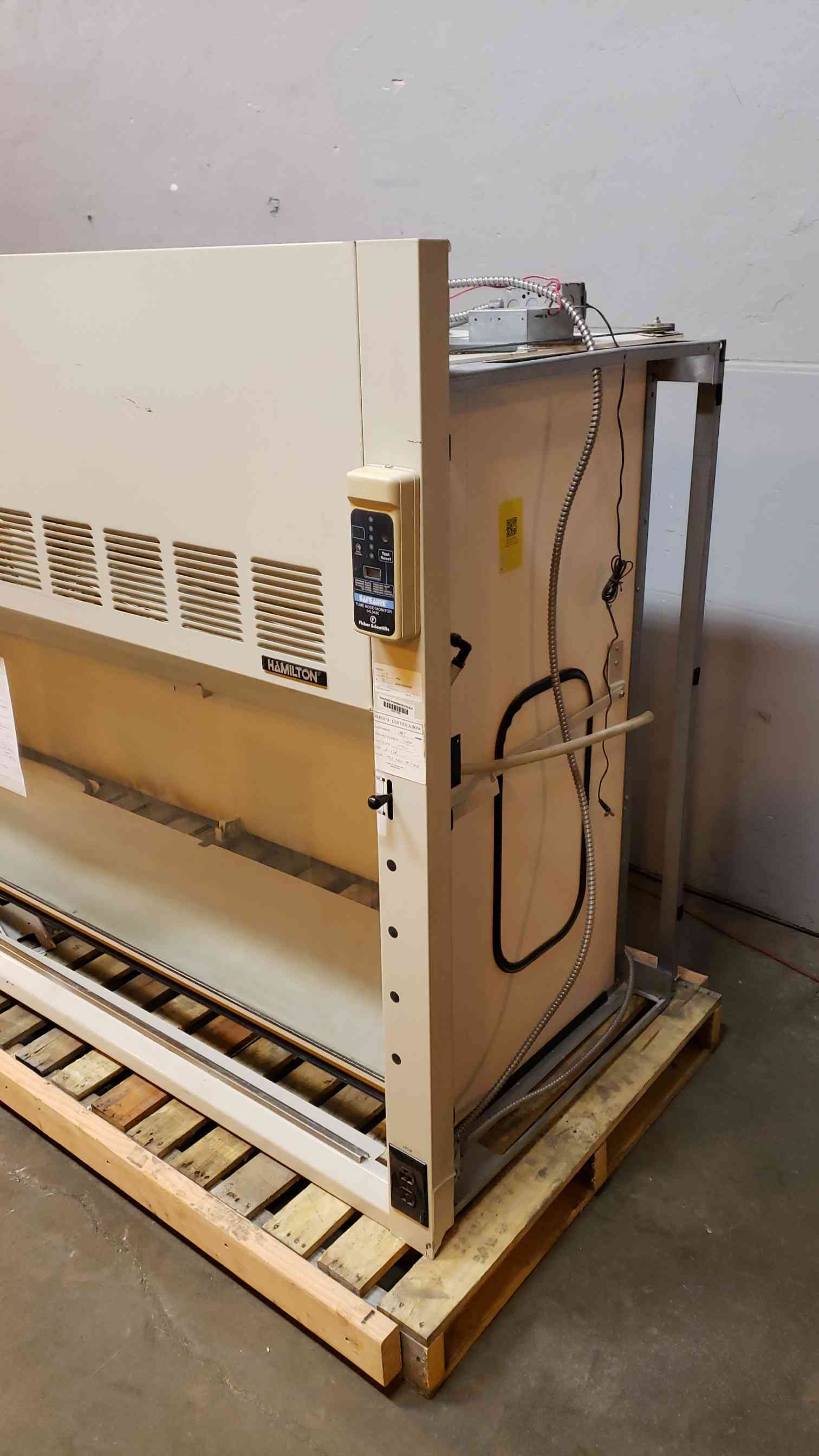 Hamilton, SafeAire Chemical Fume Hood, 8' width, 18" sash height, 120 FPM - Image 5