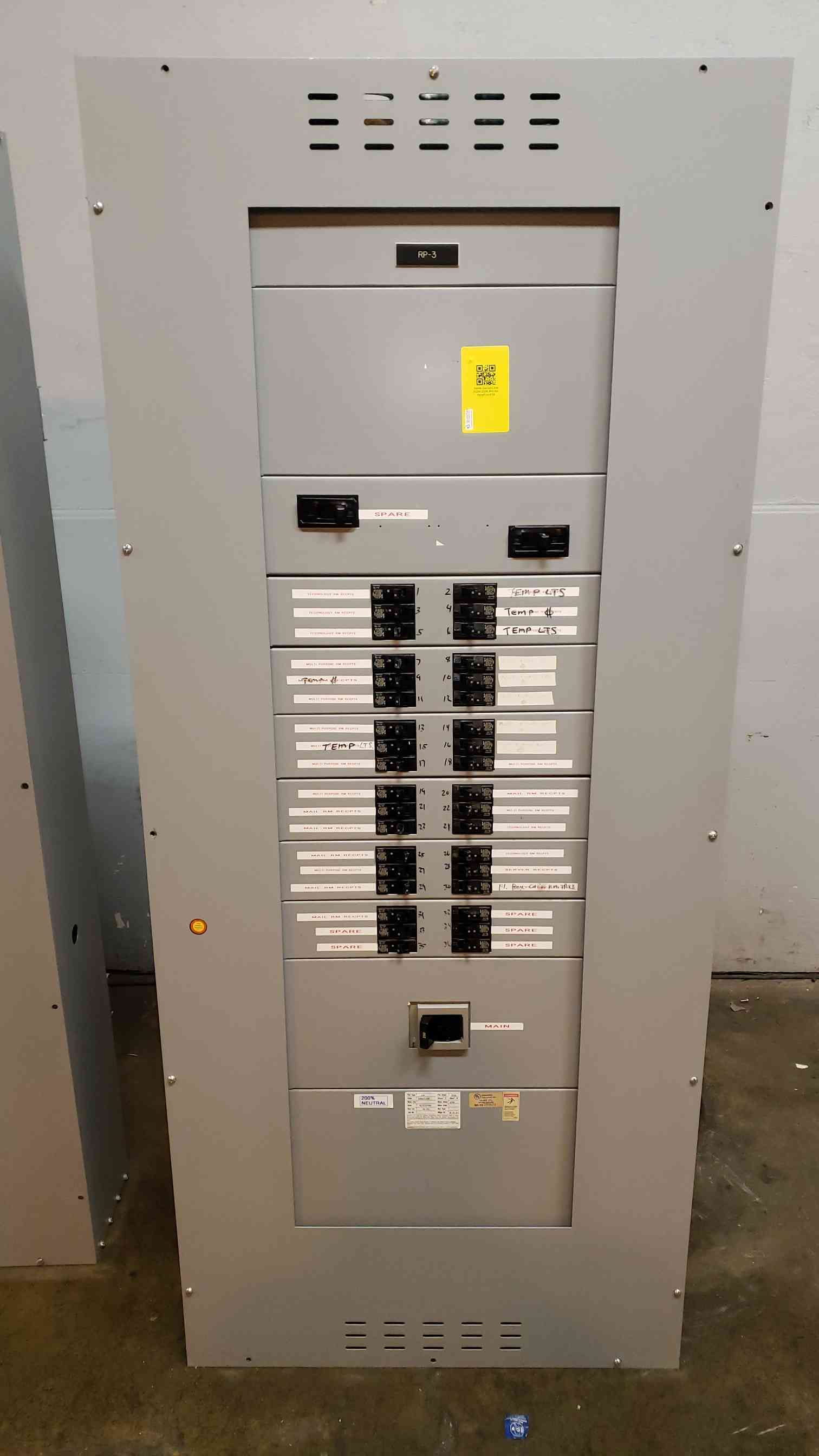 250 Amp. Siemens, S4, Panelboard, 4 Wire, 3 phase, 208/120 V, 1996