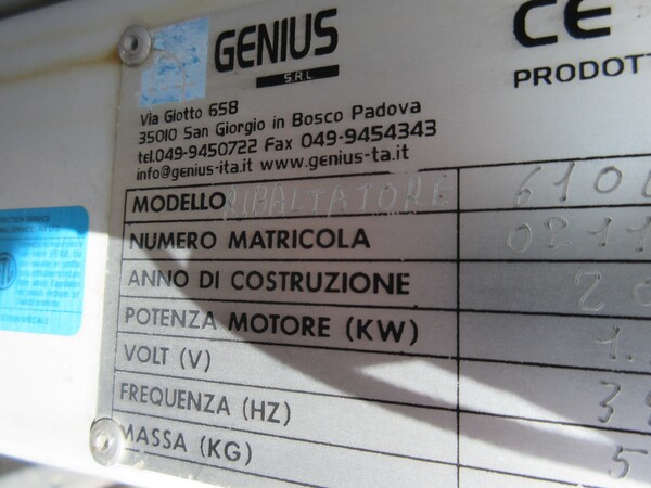 Genius Ribaltatore #61000119, front tipper for boxes, 500 KG capacity, 2011 - Image 9