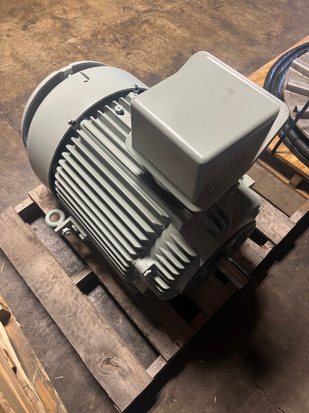 75 HP 1200 RPM Marathon, Frame 405TSC, TEFC, reconditioned, 480 Volts - Image 5