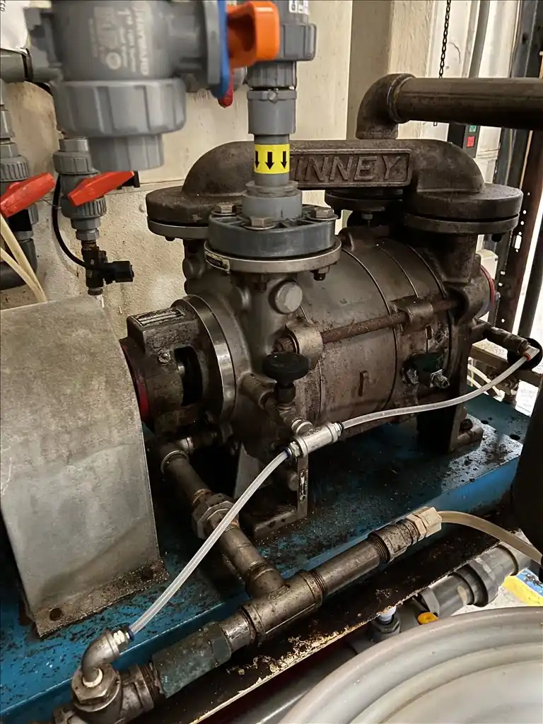 Tuthill Kinny vacuum pumps, S47222 (3 available) - Image 1