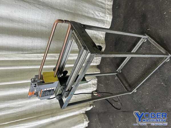 Chicago #61206, electric spot welder, 18" throat, 14" welder travel, 240 V., 10.4 amp output - Image 1