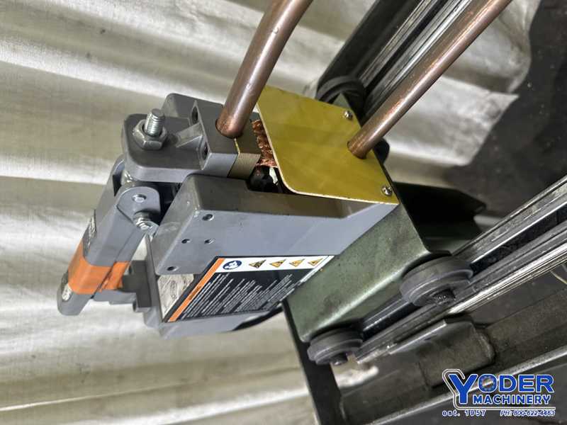 Chicago #61206, electric spot welder, 18" throat, 14" welder travel, 240 V., 10.4 amp output - Image 2