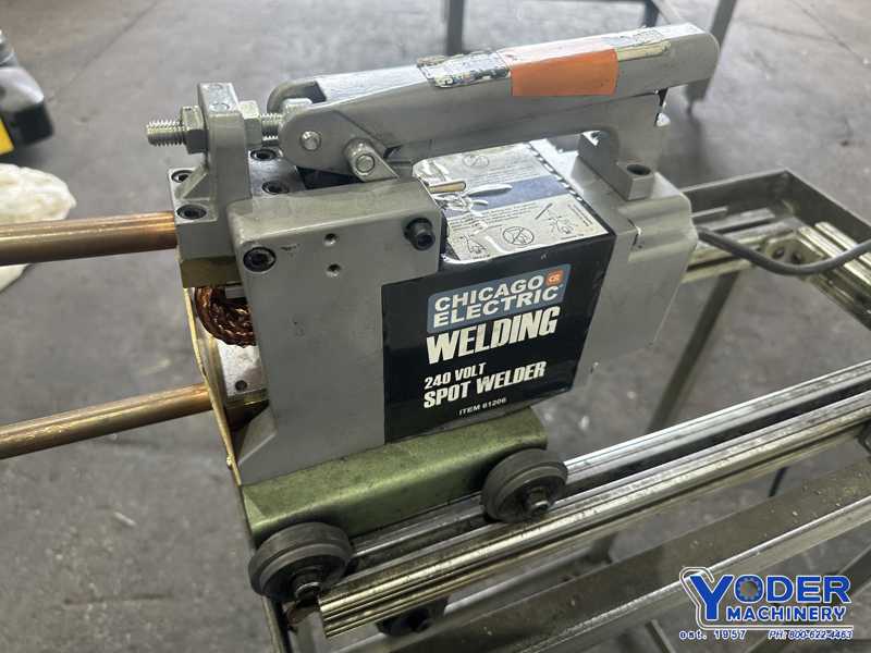 Chicago #61206, electric spot welder, 18" throat, 14" welder travel, 240 V., 10.4 amp output - Image 4