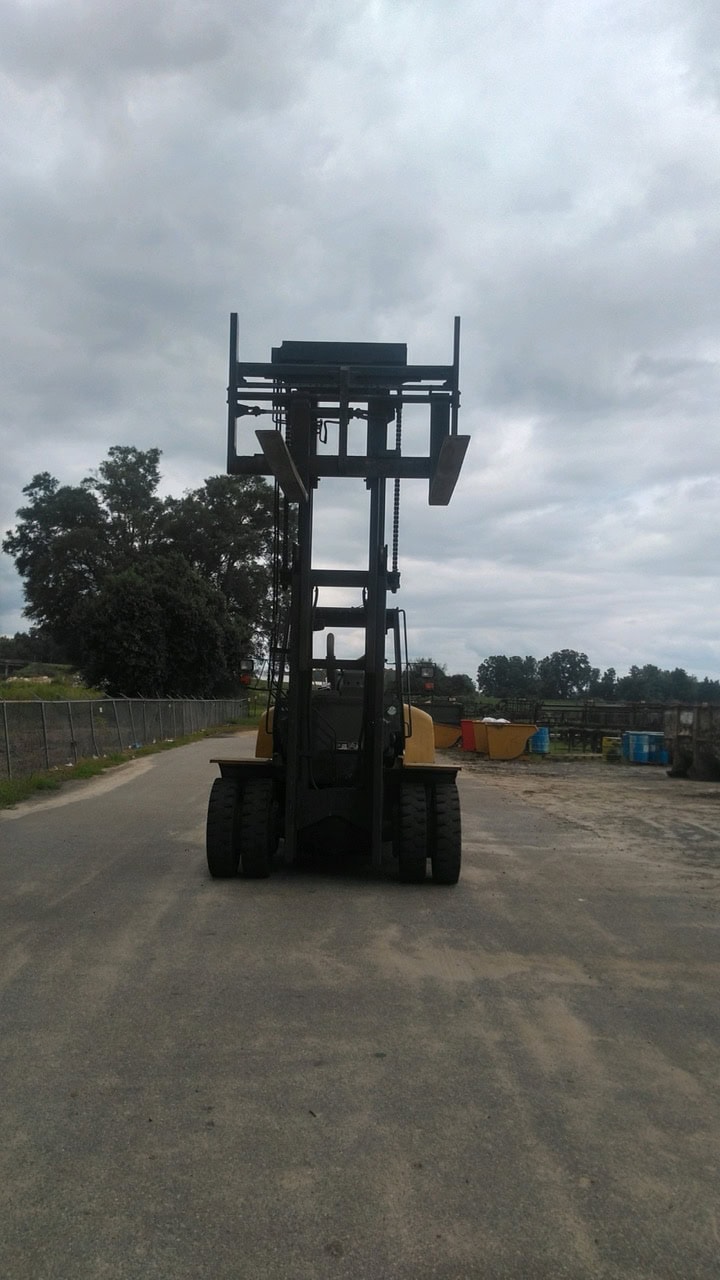 24900 lb. Caterpillar #P26500, Diesel Forklift, 11.09'max fork height, 79.77"max fork spread - Image 4