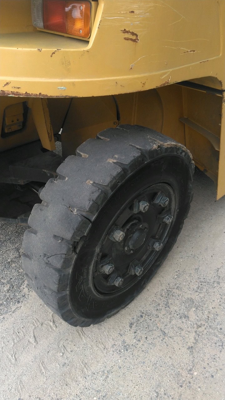 24900 lb. Caterpillar #P26500, Diesel Forklift, 11.09'max fork height, 79.77"max fork spread - Image 8