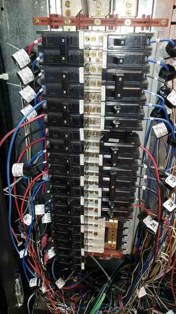 125 KVA Eaton, PDU, Step Down Distribution BCM, 3 phase, 480 x 208/120 V, 2007 - Image 10
