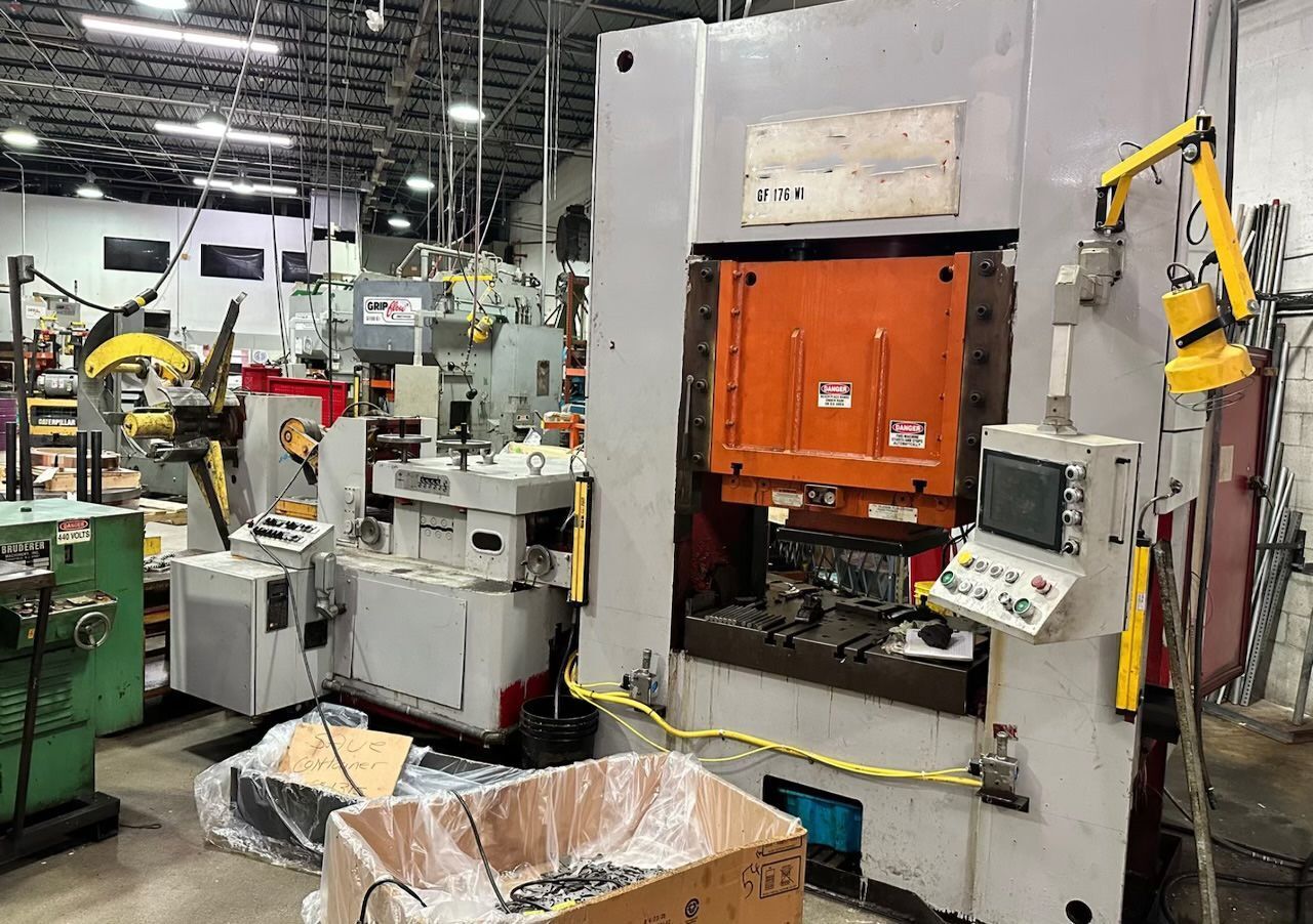 176 Ton, Wanzke #176, hydraulic press, 10" stroke, 23" daylight, 43" x32" bed, Omron PLC - Image 1