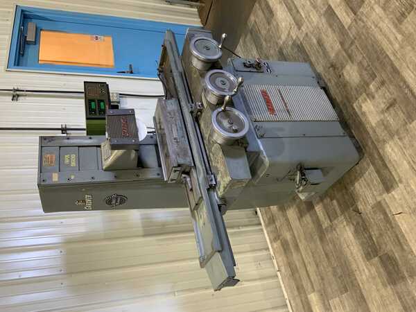 6" x 18" Gardner #618, horizontal surface grinder, Walker finelline magnetic chuck, 2-Axis digital read out - Image 9
