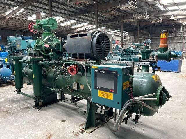 400 HP Frick #RWB-II-222E, rotary screw compressor, 460 V., Frick Quantum HD Micro Control Panel, 3600 RPM - Image 4