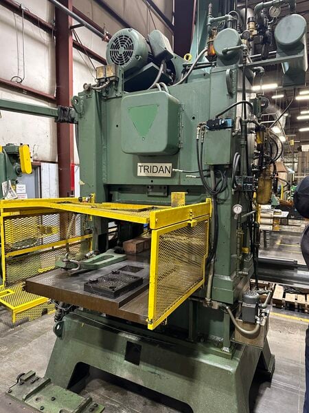 75 Ton, Tridan #RLB45, 2" stroke, 10" Shut Height, 36" x 20" bed, 150-300 SPM, die Included - Image 2