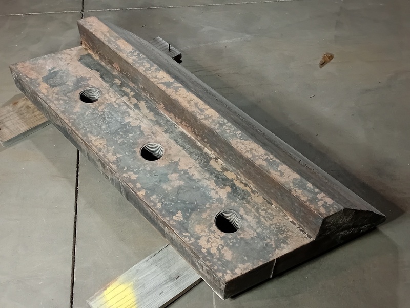 Komatsu wear plate #PZKV179623, Komatsu ground engaging tools (GET), new surplus - Image 3