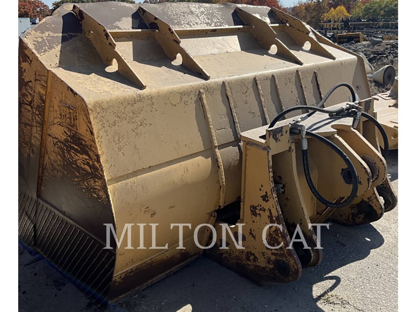 Caterpillar 966G HIGH TIPPING MATERIAL HANDLING BUCKET, Bucket, S/N: 1468081, 2003 - Image 4