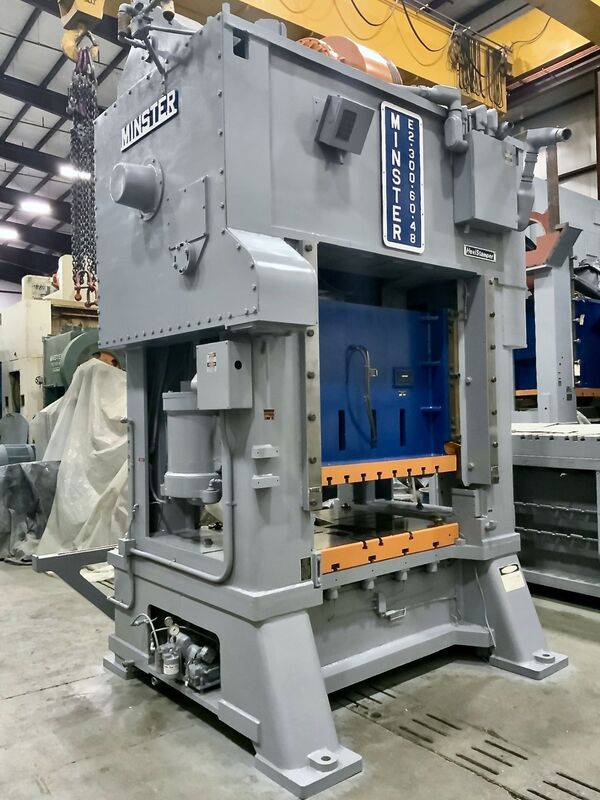 300 Ton, Minster #E2-300-60-48, straight side double crank, 4" stroke, 24" Shut Height, 40-80 SPM, air clutch - Image 5