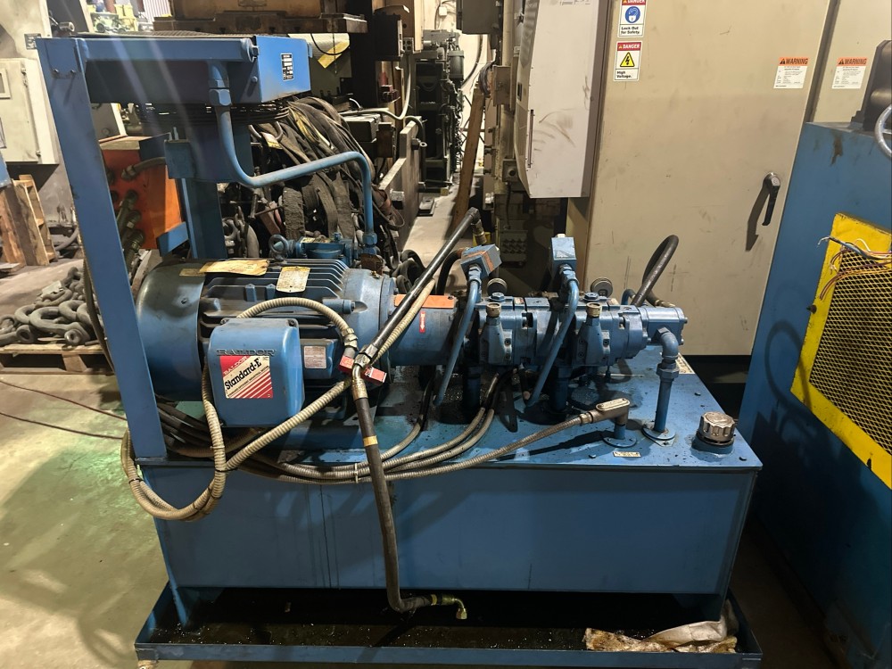 30 HP John Henry John Henry Foste Co., 100 gallon, 14 gpm, 1000 psi, 3 valves - Image 1