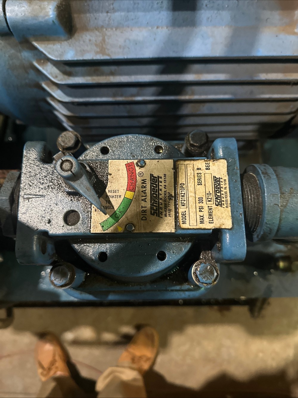 30 HP John Henry John Henry Foste Co., 100 gallon, 14 gpm, 1000 psi, 3 valves - Image 6