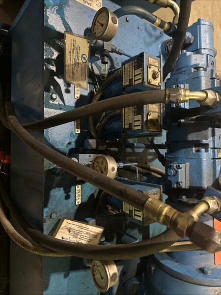 30 HP John Henry John Henry Foste Co., 100 gallon, 14 gpm, 1000 psi, 3 valves - Image 7
