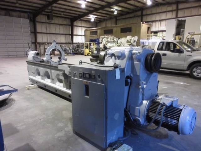 28" x 132" Tos, geared head precision, heavy duty lathe, 8-1180 RPM, steady rest, 4-jaw chuck - Image 4