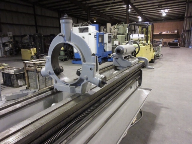 28" x 132" Tos, geared head precision, heavy duty lathe, 8-1180 RPM, steady rest, 4-jaw chuck - Image 7