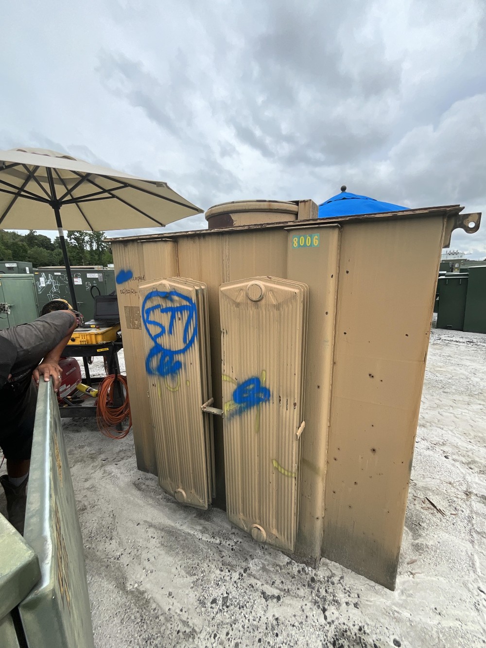 750 KVA 13750GY/7940 Primary, 480Y/277 Secondary, 3 phase, Padmount Transformer - Image 3