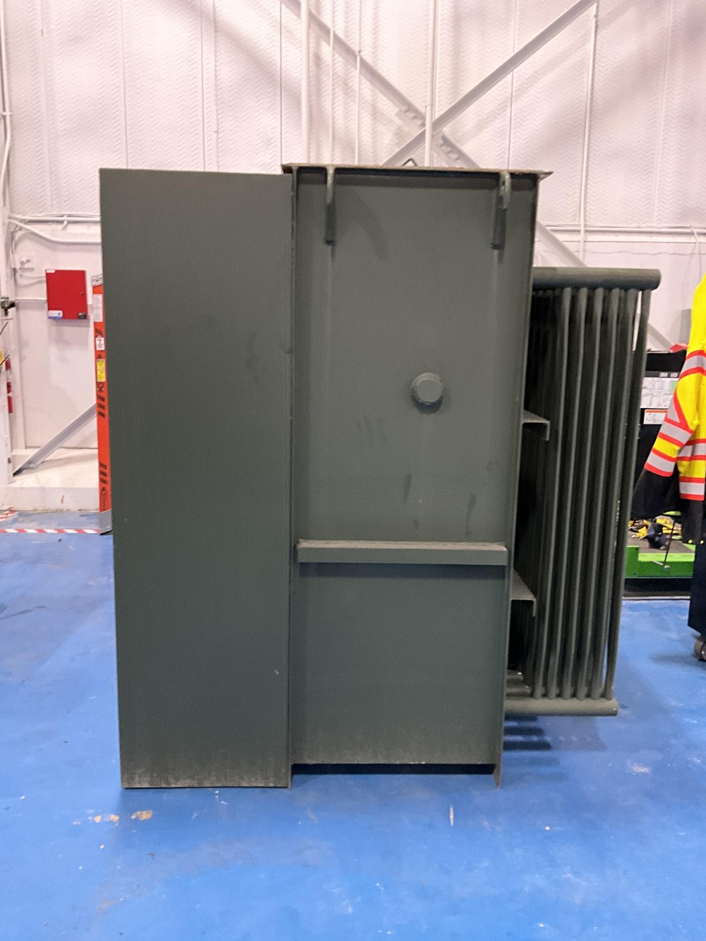 1000 KVA 12470 Delta Primary, 208Y/120 Secondary, 3 phase, Padmount Transformer - Image 3