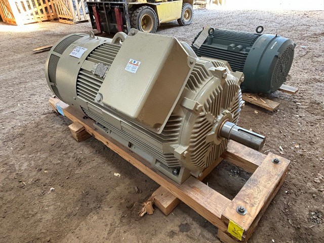 300 HP 1200 RPM General Electric, Frame 5011LL, TEFC BB, 460 Volts, New Surplus - Image 2