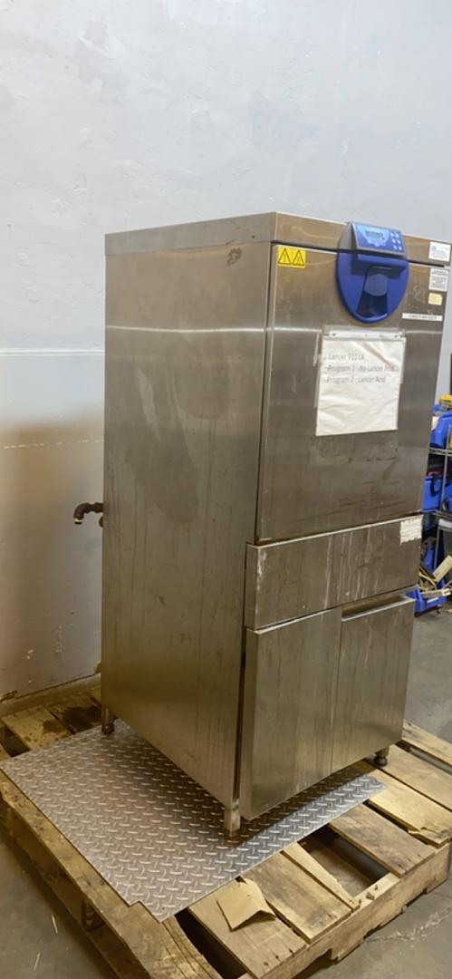 Lancer #910LX, Glassware Washer, 23" L x 27" width x 58" H, 200-600 KPa, 10 kW, 10 Amps, 208 V, 2007 - Image 4