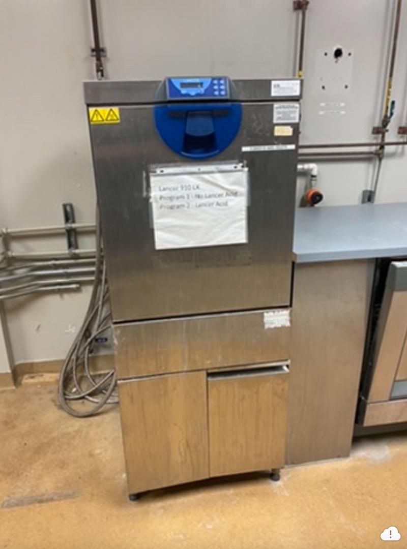 Lancer #910LX, Glassware Washer, 23" L x 27" width x 58" H, 200-600 KPa, 10 kW, 10 Amps, 208 V, 2007 - Image 6