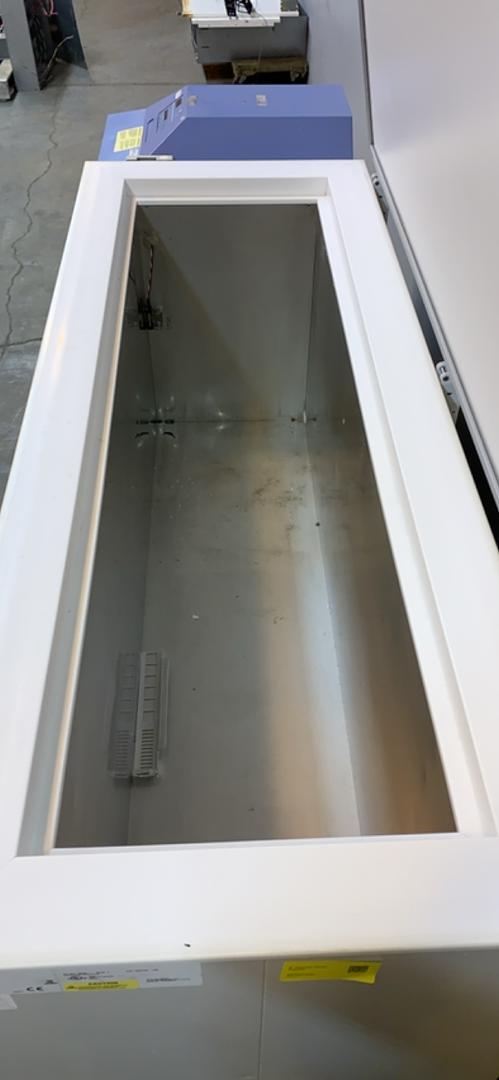 Thermo Scientific #5820, Chest Freezer, R-404A, -70 deg. C, 96" L x 31" width x 40" H, 400/147 psig, 12 Amps - Image 3