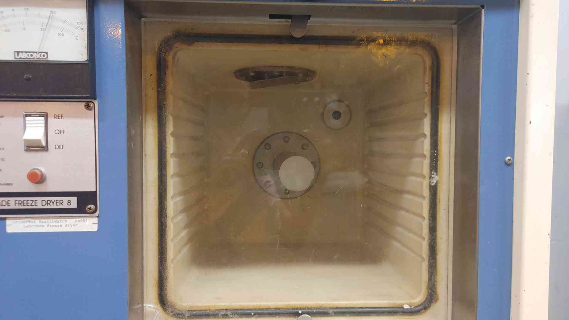 28" x 31" Labconco, Cascade Freeze Dryer 8, 31" L x 28" width x 37" H, 20 Amps, 115 V - Image 4