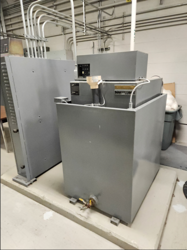 150 gallon Simplex, Diesel Day Tank, 52700 cu.ft./hr. - Image 1