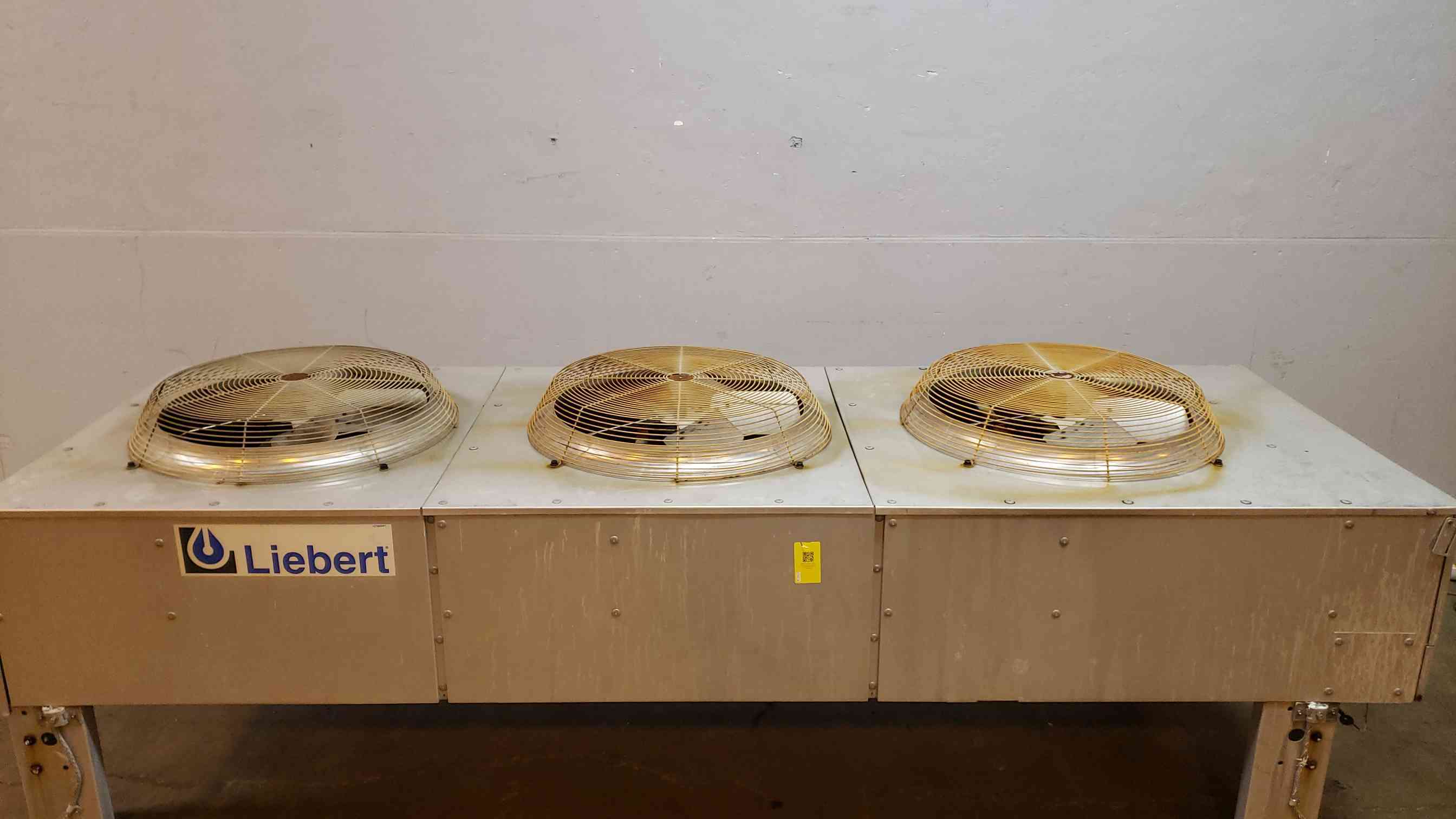Liebert #DCDF308-A, 3-Fan Condenser, 133" L x 44" width x 45" H, 320/165 psig, 3 phase, 0.75 HP, 5.9 Amps - Image 2