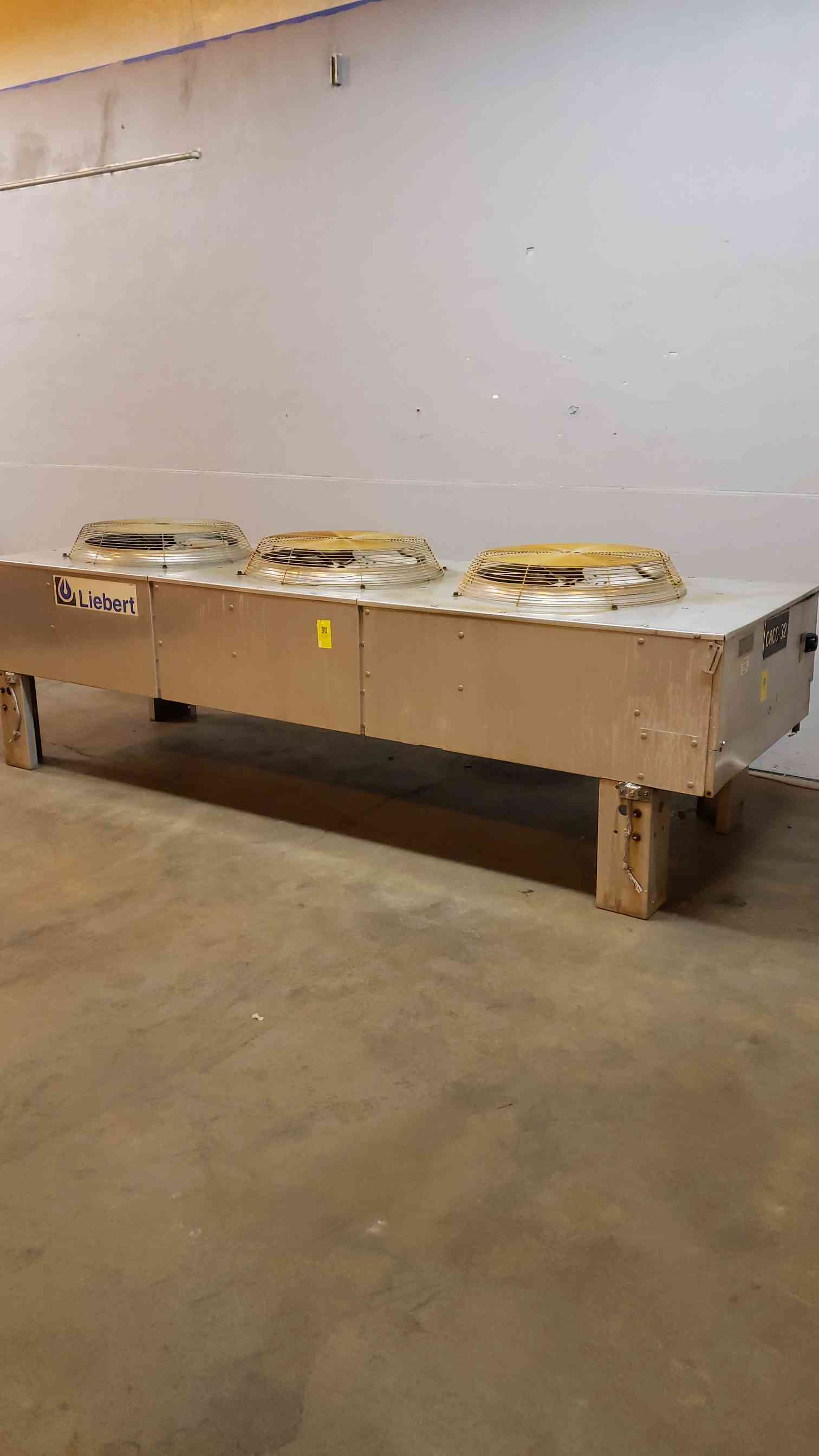 Liebert #DCDF308-A, 3-Fan Condenser, 133" L x 44" width x 45" H, 320/165 psig, 3 phase, 0.75 HP, 5.9 Amps - Image 3