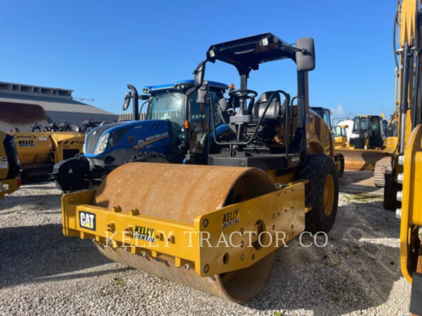 Caterpillar Carbon Steel 44, Vibratory Single Drum Smooth, 375 hours, S/N: CS300784, 2019 - Image 1
