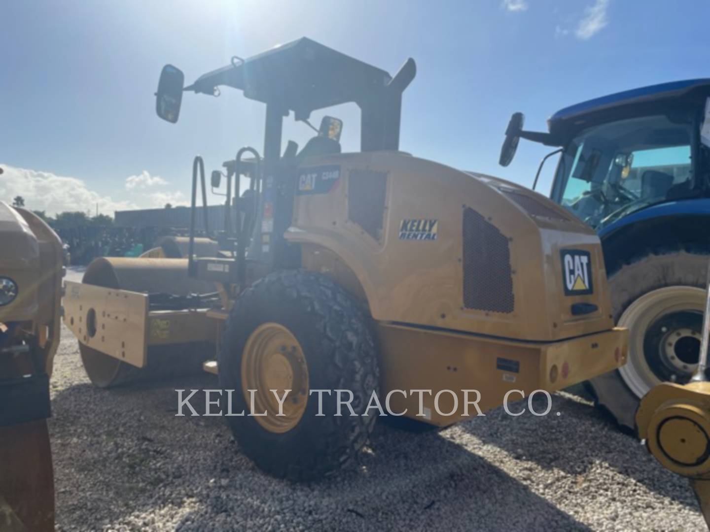 Caterpillar Carbon Steel 44, Vibratory Single Drum Smooth, 375 hours, S/N: CS300784, 2019 - Image 4