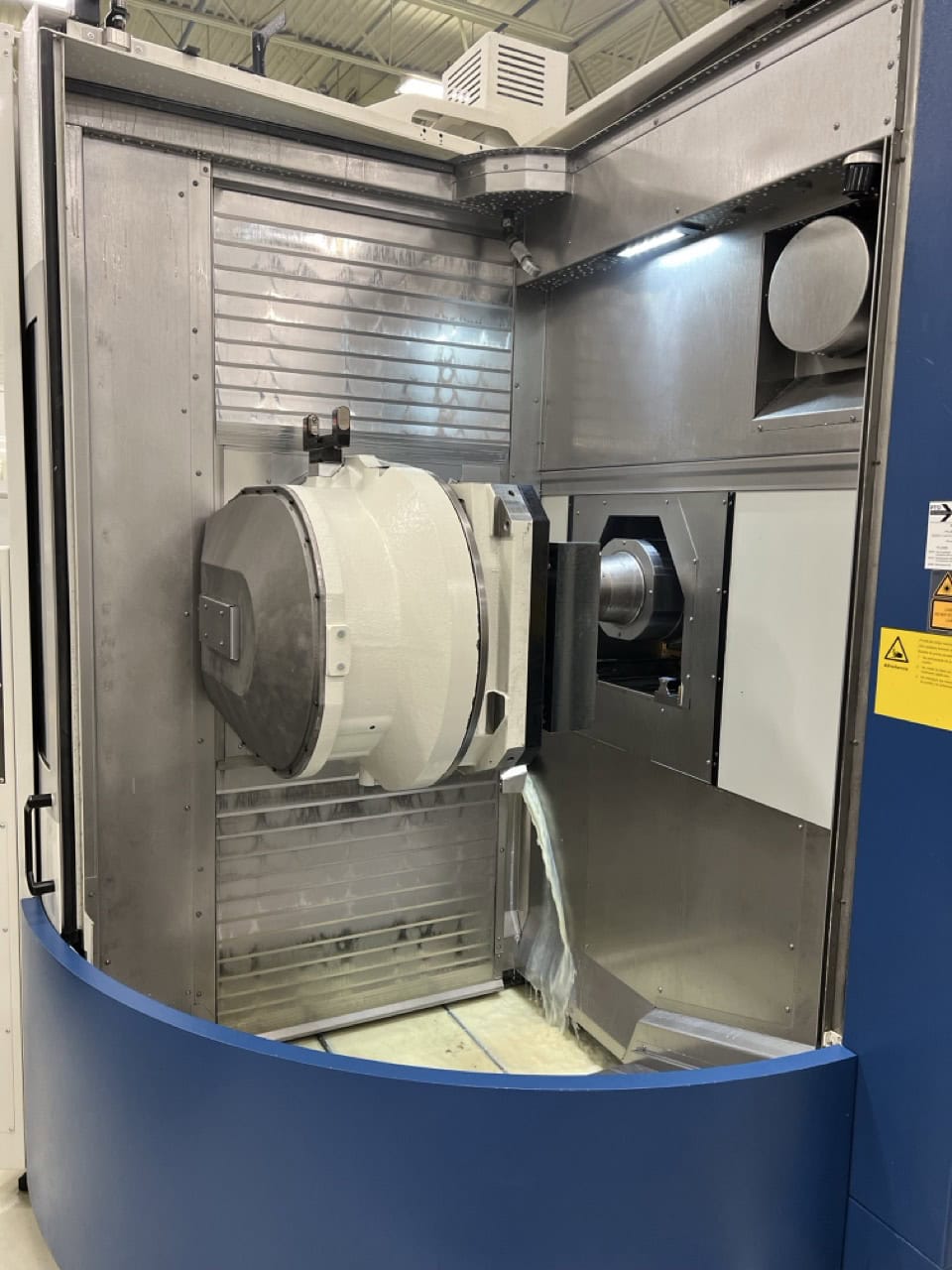 Grob #G550, 5-Axis horizontal machining center, 50 automatic tool changer, 31.5" X, 40.2" Y, 38.2" Z, 15000 - Image 2